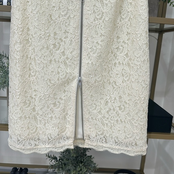 Ivory lace dress - Picture 10 of 10